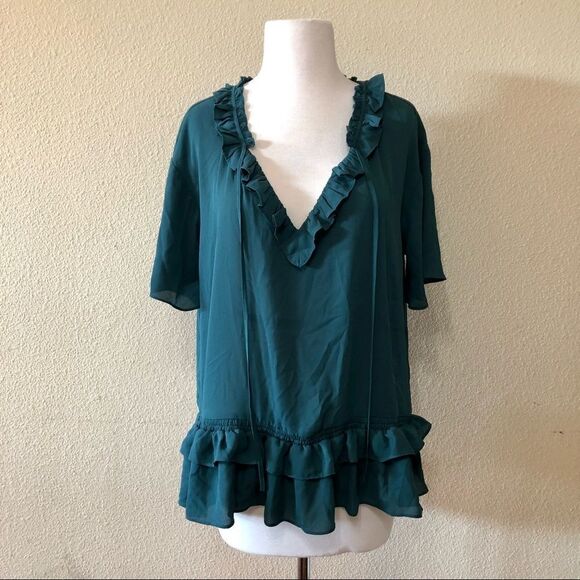 Chelsea28 Ruffle Hem Split Neck Blouse Size Medium - Picture 3 of 10